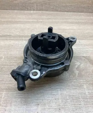 BMW 5 E60 E61 Vacuum pump