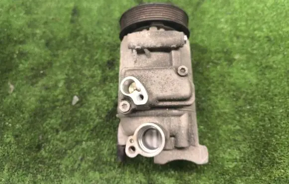 Volkswagen Golf VII Air conditioning (A/C) compressor (pump) 5N0820803