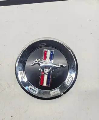 Ford Mustang V Tailgate trim DR336342508A