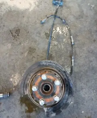 Jeep Grand Cherokee Rear wheel hub spindle/knuckle 