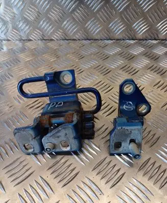 Front door hinge set