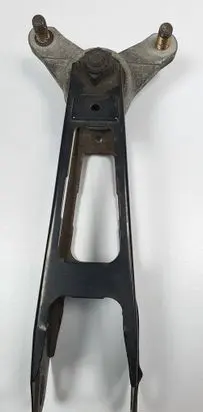 Engine mount bracket