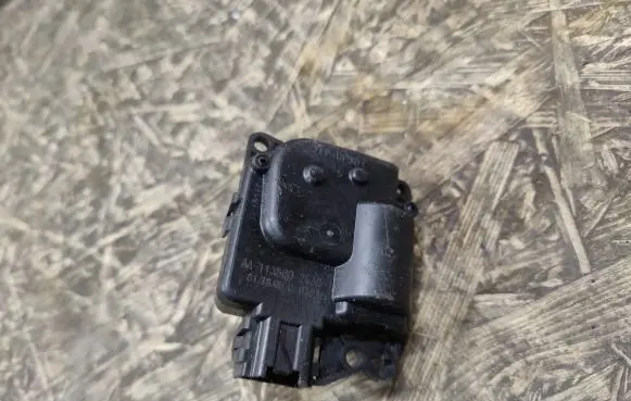 Dodge Caliber Air flap motor/actuator AA11380026301