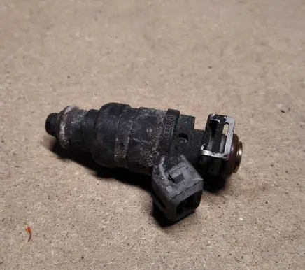 Audi A3 S3 8L Fuel injector 06A906031A