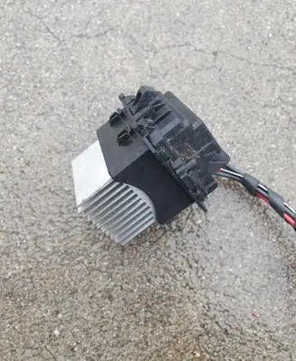 Mini One - Cooper Coupe R56 Heater blower motor/fan resistor 9240713 77E103625383