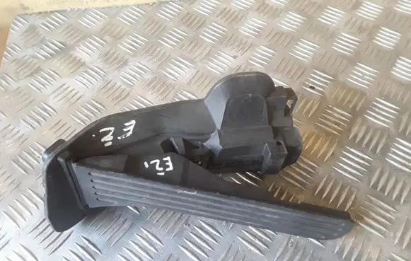 Skoda Octavia Mk2 (1Z) Accelerator throttle pedal 1K2721503M 6PV00874500