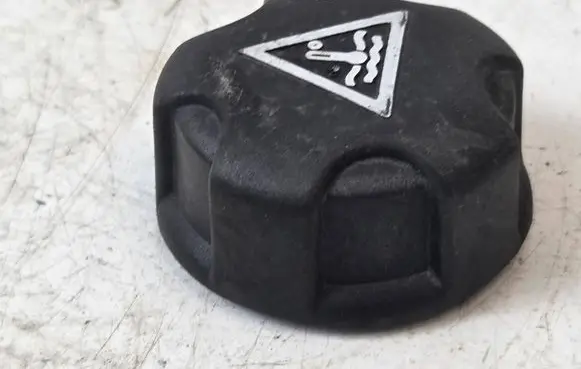Peugeot 308 Coolant expansion tank/reservoir cap 