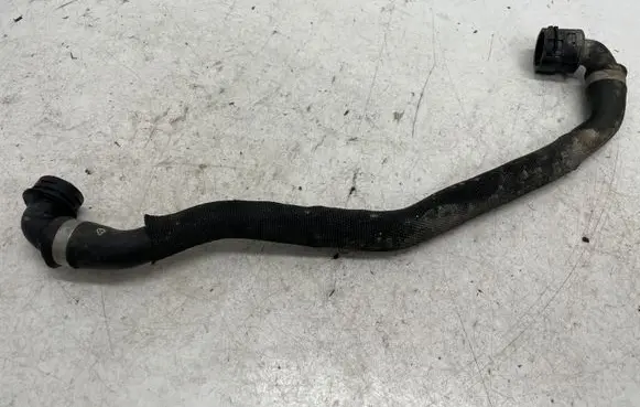 BMW 5 G30 G31 Engine coolant pipe/hose