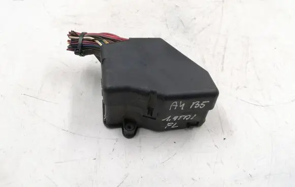 Audi A4 S4 B5 8D Fuse box set 1816302