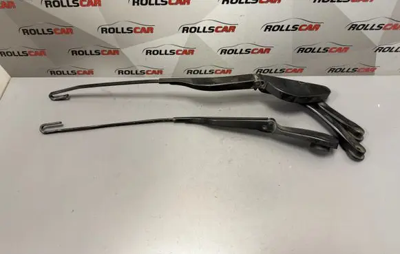BMW 7 E38 Front wiper blade arm 6161835202015