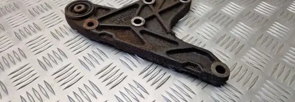 Land Rover Freelander Gearbox mounting bracket 100220C