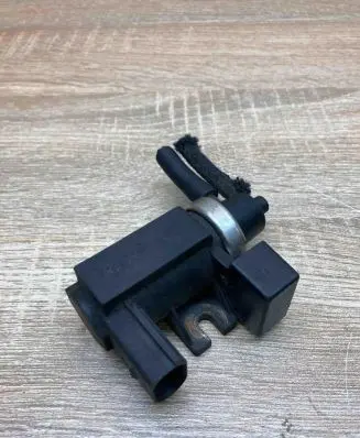 Audi A6 S6 C5 4B Turbo solenoid valve 8E0906628B 72290309
