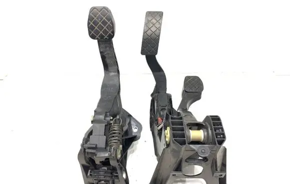 Volkswagen Golf VII Pedal assembly 5Q1721058BB