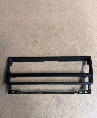 BMW 5 E39 Radio/GPS head unit trim 8247302