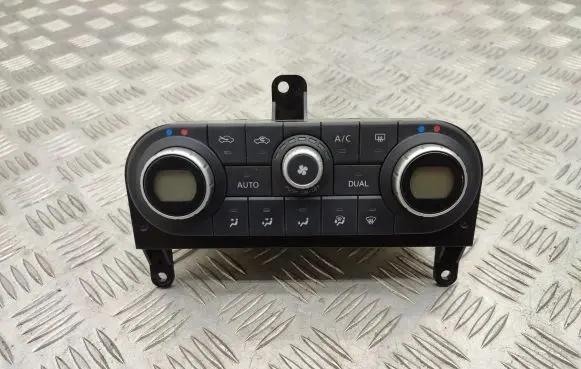 Nissan Qashqai Climate control unit 27500JD45A