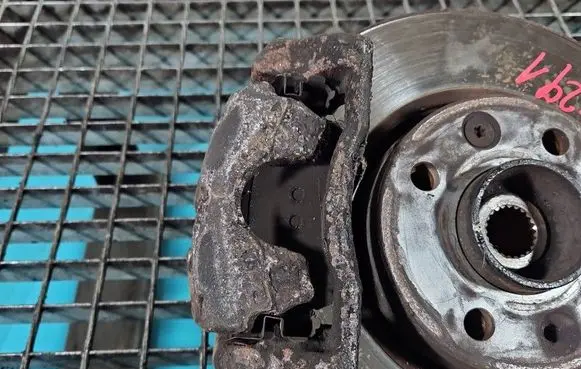 Nissan Note (E11) Front brake caliper IMPRK1594293