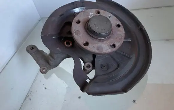 Volkswagen Touran II Rear wheel hub spindle/knuckle 