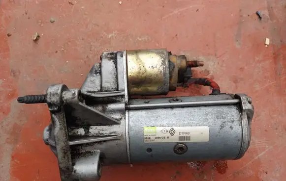 Renault Laguna II Starter motor 820075362