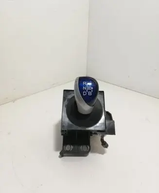 Toyota Prius (XW30) Gear shifter/selector 75C583