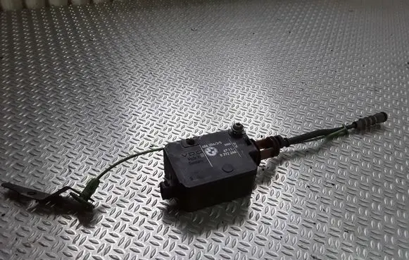 BMW 3 E46 Central locking motor 67118372240