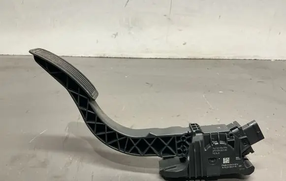 Tesla Model Y Accelerator throttle pedal 6PV01402100