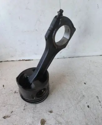 Mercedes-Benz Sprinter W906 Piston with connecting rod