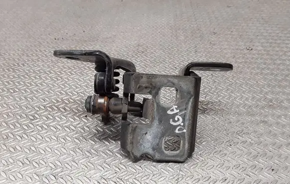 Dodge Nitro Rear door lower hinge
