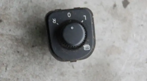 Volkswagen Tiguan Wing mirror switch 1K0959565L