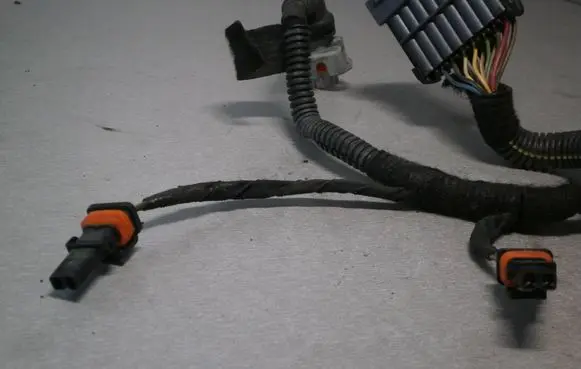 Opel Vectra C Fuel injector wires 55350901