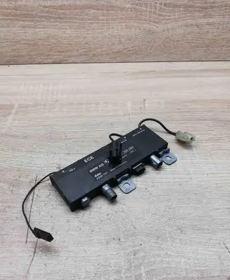 BMW 7 E38 Aerial antenna amplifier 8364084