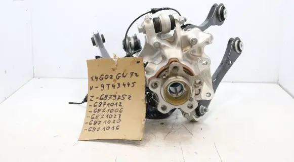 BMW X4 G02 Rear wheel hub spindle/knuckle 6879752