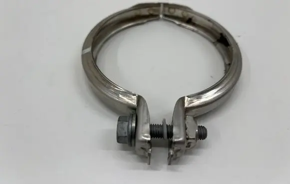 BMW X7 G07 Muffler pipe connector clamp 7620508