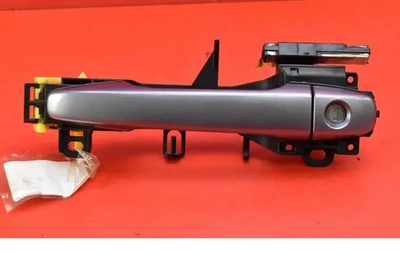Toyota Avensis Verso Front door exterior handle 
