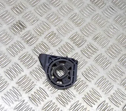 Radiator support slam panel bracket