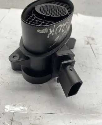 BMW 5 E60 E61 Mass air flow meter 0928400504