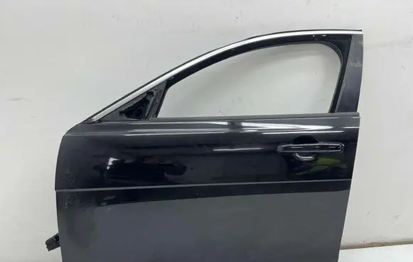 Jaguar XE Front door MMAUTKO22053