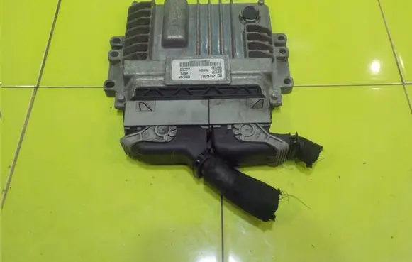 Opel Antara Engine control unit/module 25184894