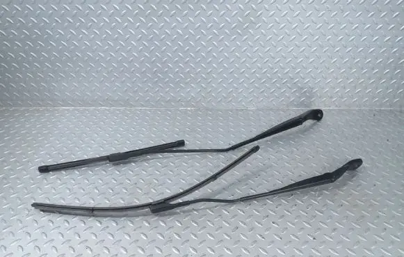 Dacia Sandero III Front wiper blade arm 288813326R 288862091R