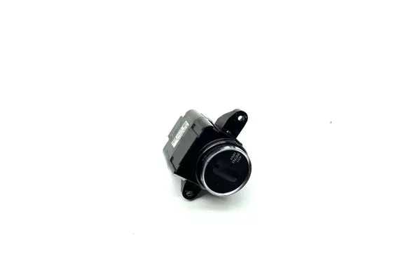 Volkswagen Touareg II Ignition lock 7P6905843D