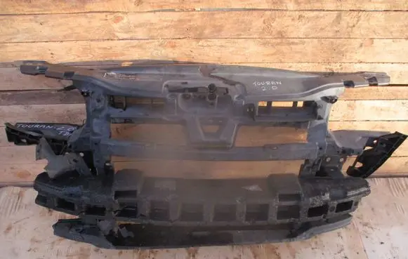 Volkswagen Touran I Radiator support slam panel 1T0805588