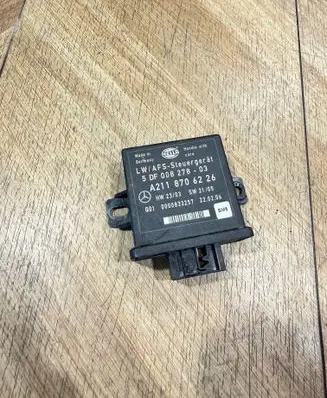 Mercedes-Benz GL X164 Light module LCM 5DF00827803 A2118706226
