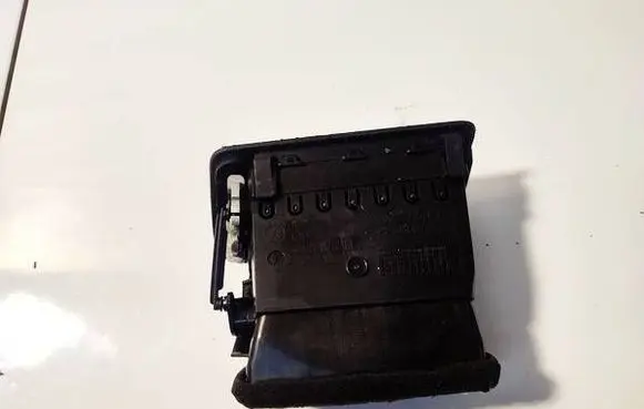 Volkswagen PASSAT B6 Dash center air vent grill t0024375