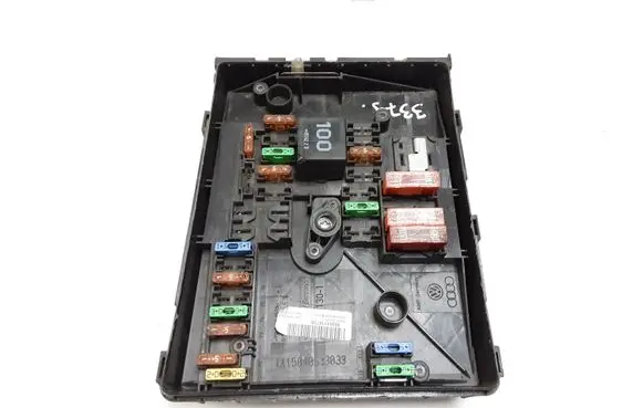 Skoda Octavia Mk2 (1Z) Fuse module 017183071