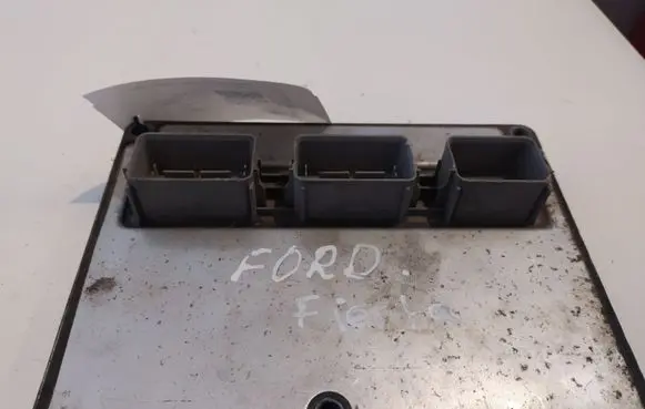 Ford Focus Engine control unit/module 6S6112A650XA F4VG86CN0035