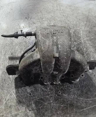 Volkswagen Golf III Intake manifold 037133223AM