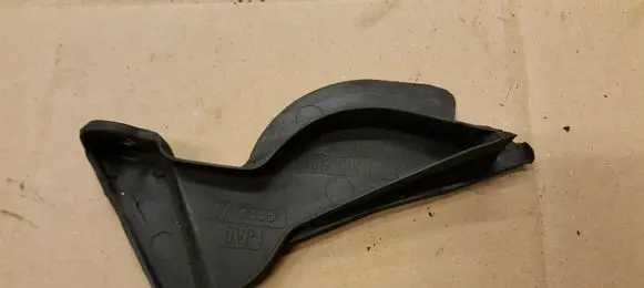 Volkswagen Golf I Timing belt guard (cover) 068109128