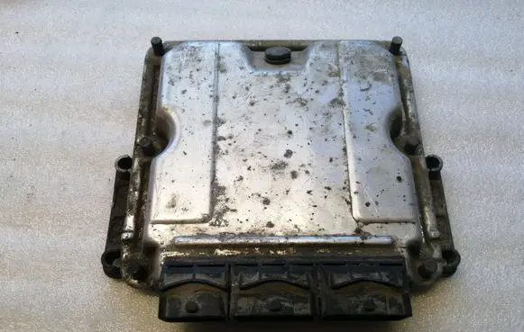 Renault Laguna II Engine control unit/module 0281011101 8200095416 8200163528