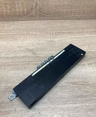 Audi A6 S6 C6 4F Aerial antenna amplifier 4F9035225D 249887 07S