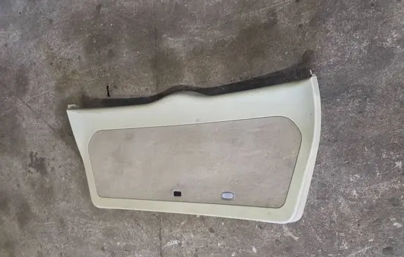 Mercedes-Benz ML W164 Tailgate trim A1647401470