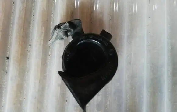 Audi A3 S3 8P Horn signal 8P0951221